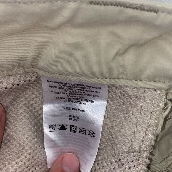 Columbia Women's Khaki Omni Shade Flat Front PFG Fishing Gear Shorts Medium - Picture 8 of 8